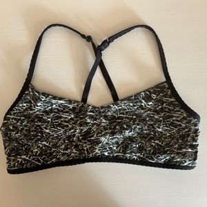 lululemon sports bra - size 8, strappy back